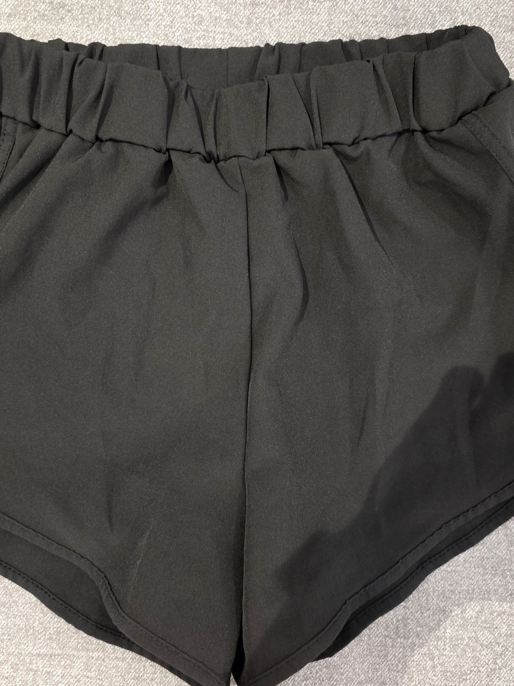 SHEIN Black Elastic-Waist Athletic Shorts